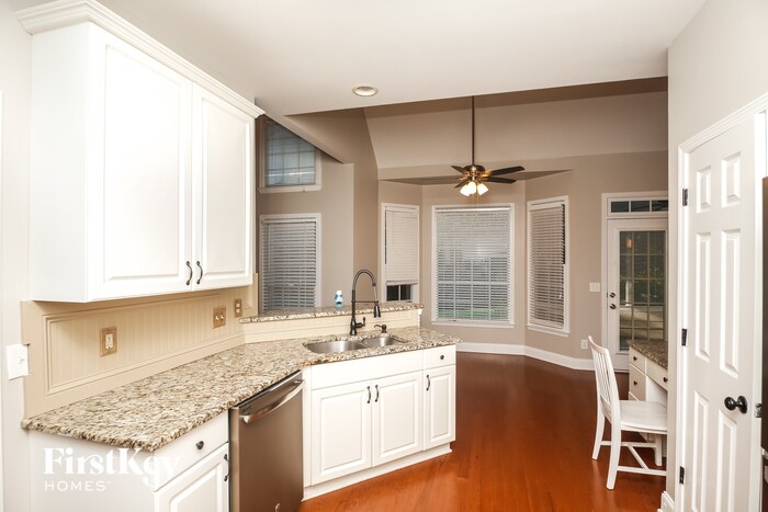 Building Photo - 274 Riverwood Way