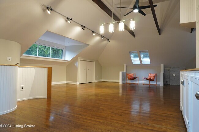 Building Photo - 2541 Cherokee Pkwy