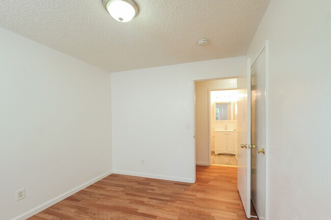 Building Photo - 233 Florida St