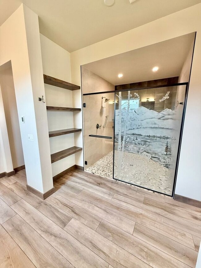 Building Photo - Luxury Golf Retreat in Berthoud with Breat...