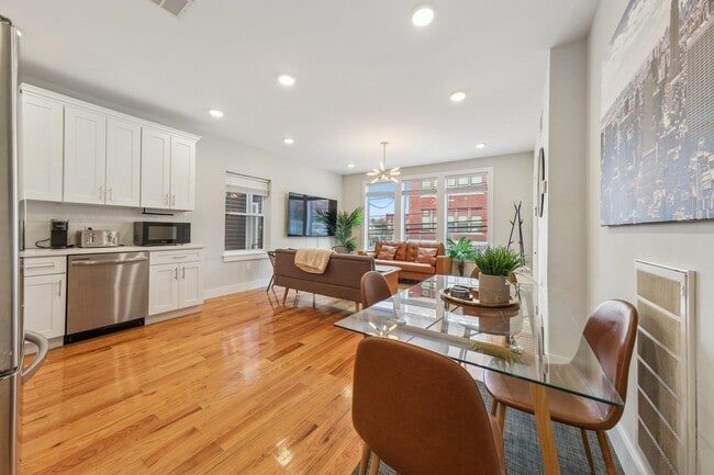 Building Photo - 183 Gates Ave