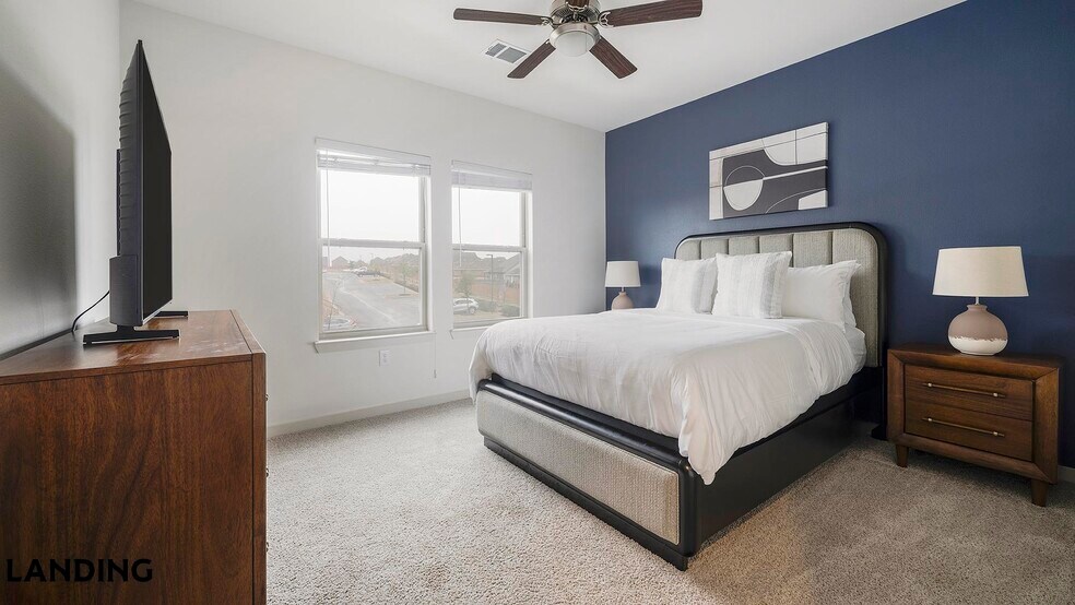 Building Photo - 2825 Main St