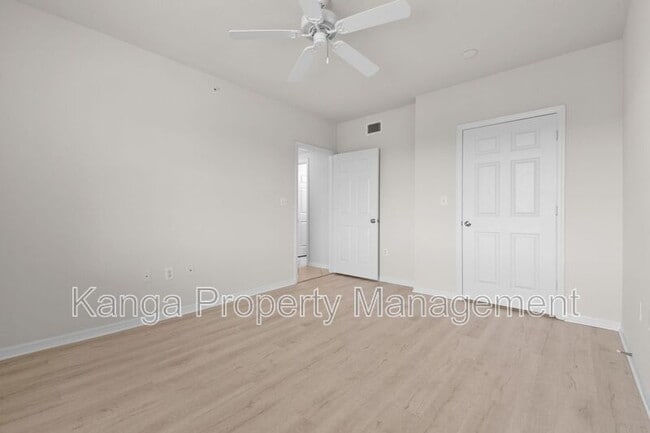Building Photo - 6556 Emerald Dunes Dr