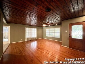 Building Photo - 1305 San Jacinto St