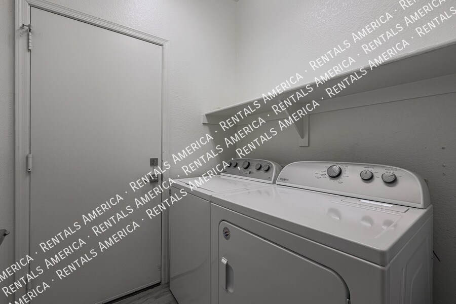 Building Photo - 3229 E Brookwood Ct