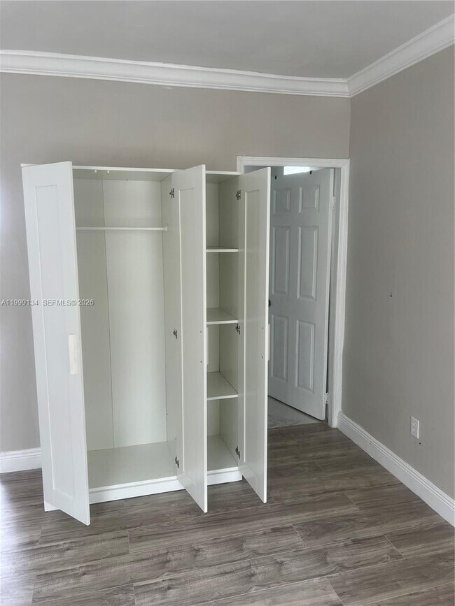 Building Photo - 1080 Carolina Ave