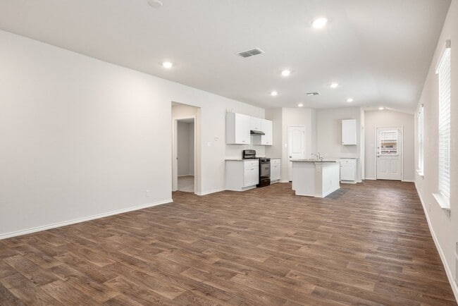 Building Photo - 2 Week Free Move-In Incentive! Modern 3/2 Home | Open Living | Private Primary Suite Retreat