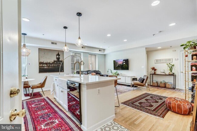 Primary Photo - 5405 9th St NW