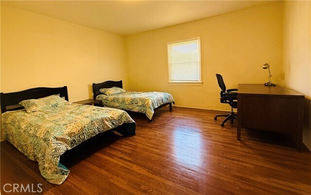 Building Photo - 5717 Alessandro Ave