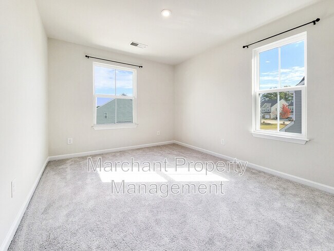 Building Photo - 111 Marthawood Ln