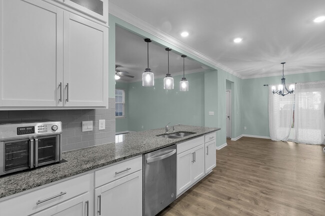 Building Photo - 1011 Yellowwood Aly