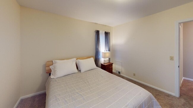 Building Photo - 821 Flormann St