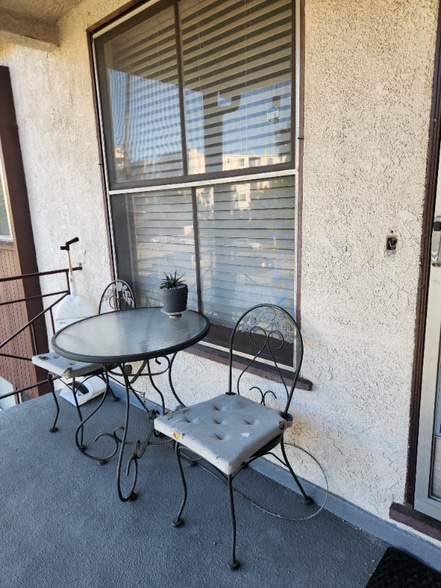 Building Photo - 7032 La Tijera Blvd