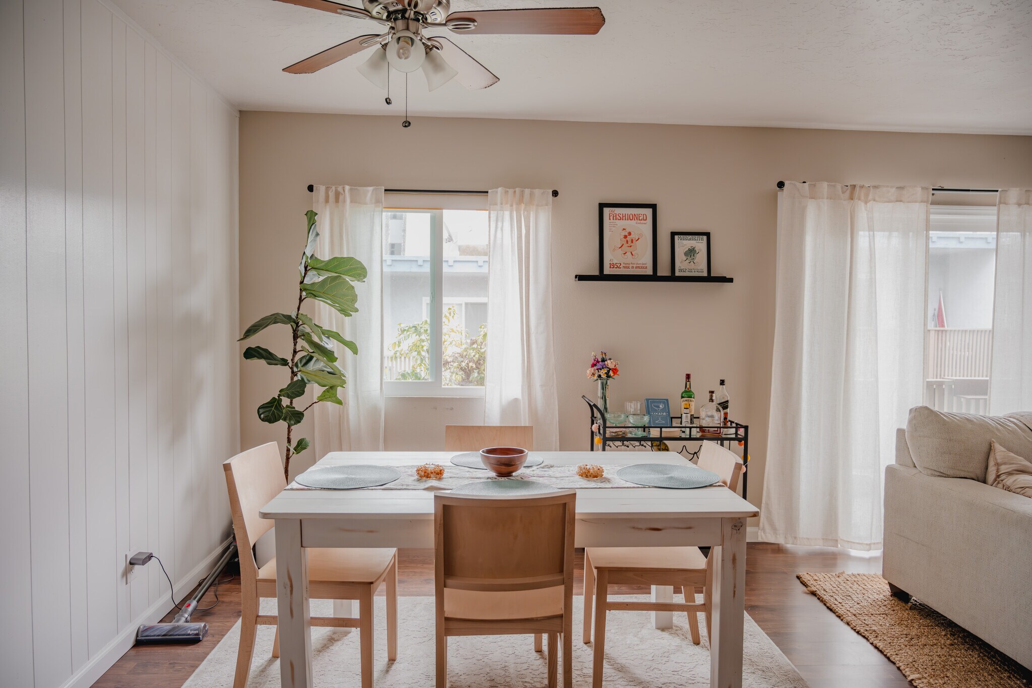 Building Photo - 340 Moss St