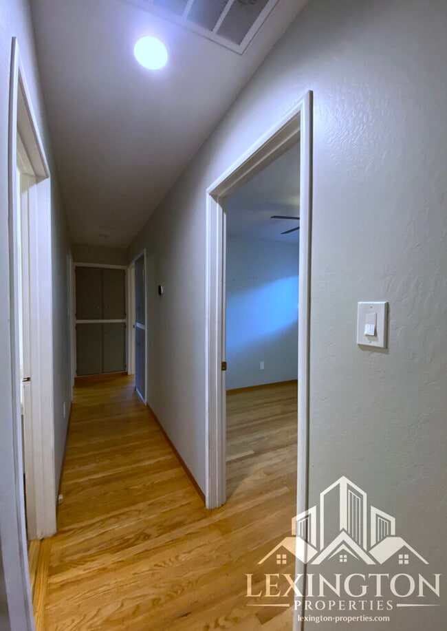 Building Photo - Charming, Orangevale Home with Spacious Yard! – 3BD/2BA