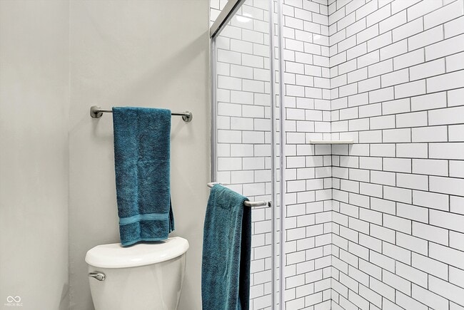 Building Photo - 303 E 4th St