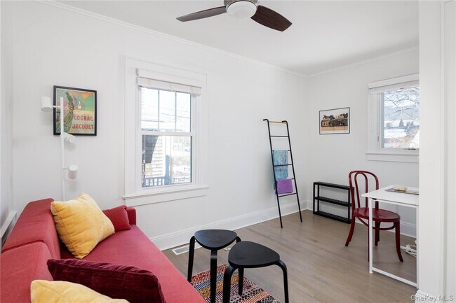 Building Photo - 446 6th St