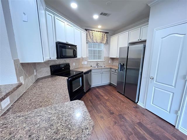 Building Photo - 5895 Clearwater Ct