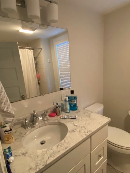 Building Photo - 69 Bromfield Rd