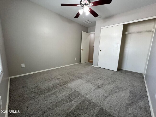 Building Photo - 3119 W Silver Creek Dr