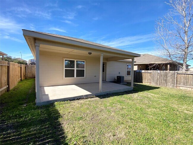 Building Photo - 201 Sapphire Ln
