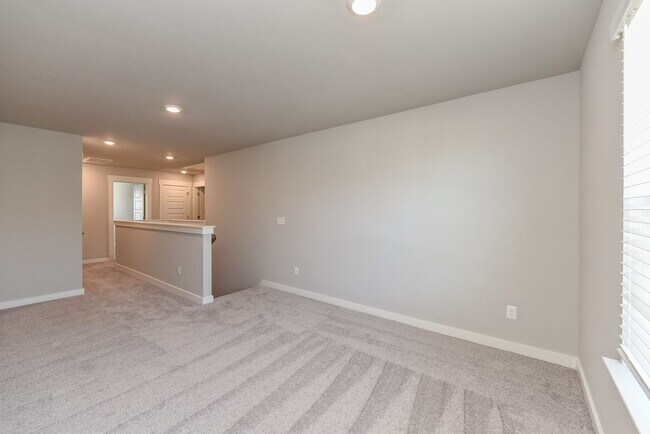 Building Photo - **2022-BUILT TOWNHOME WITH FABULOUS COMMUNITY AMENITIES**