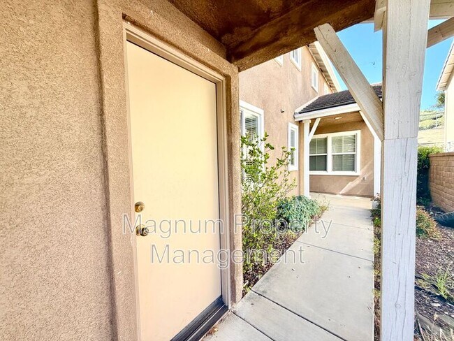 Building Photo - 29751 Maxmillian Ave