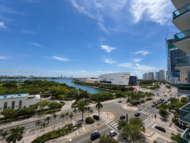 Building Photo - 900 Biscayne Blvd