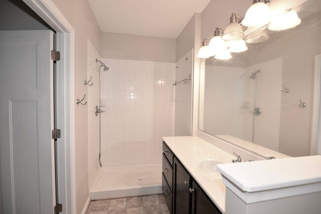 Building Photo - First Floor Condo off Shore Drive
