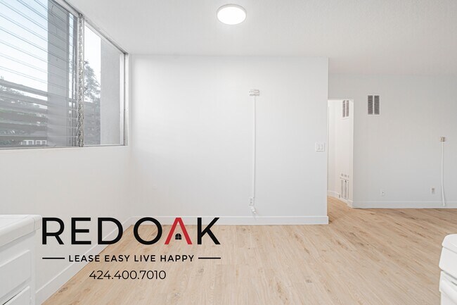 Building Photo - 1403 Tamarind Ave