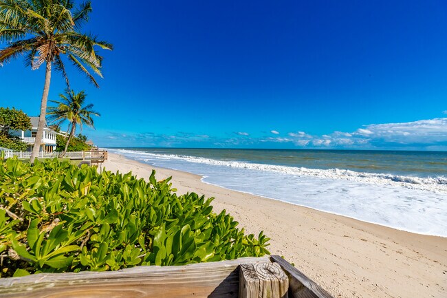 Building Photo - 1830 E Sandpiper Rd