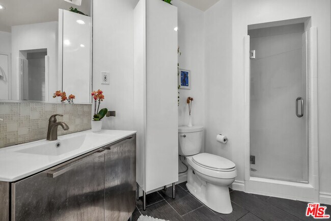 Building Photo - 14238 Dickens St