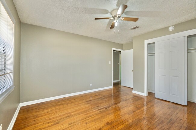 Building Photo - 2109 Jeridona St