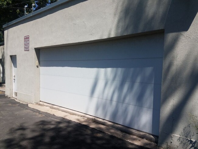 Building Photo - Storage Garage Available for Rent