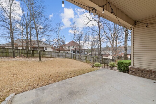 Building Photo - 2009 Ingleside Dr