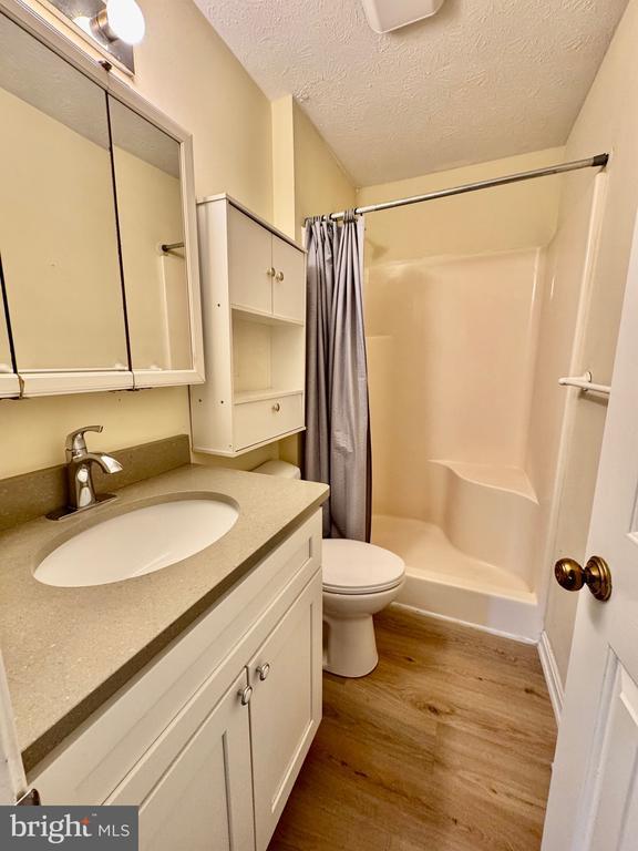 Building Photo - 111 Equestrian Dr