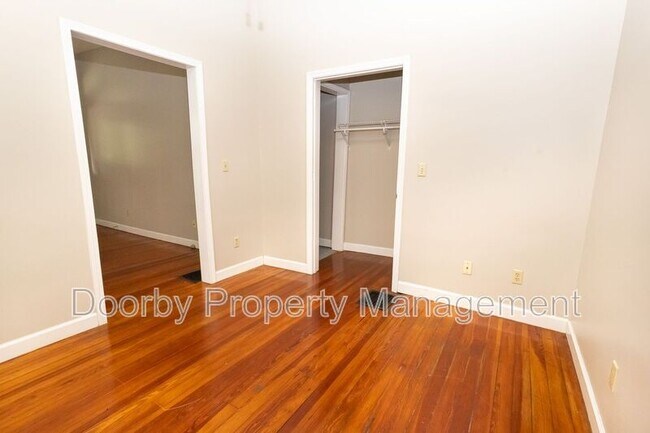 Building Photo - 318 Tremont St