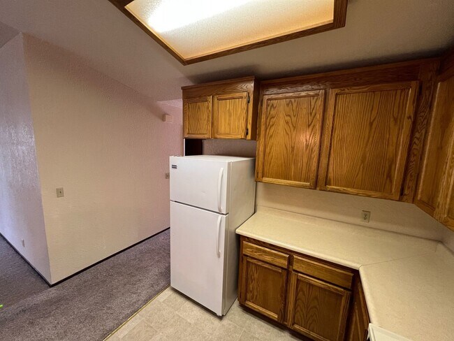 Building Photo - 929