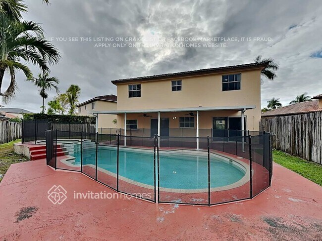 Building Photo - 1121 NW 129th Pl