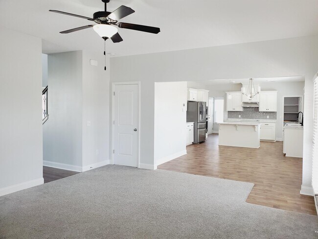 Building Photo - 65 Thorp Circle