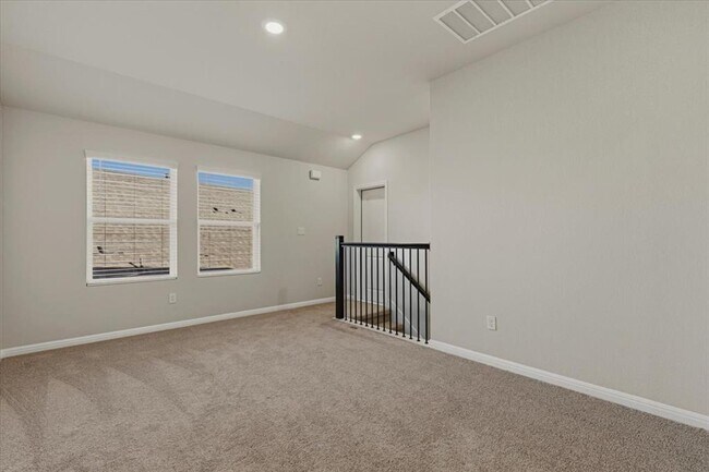 Building Photo - 158 Lake Shore Dr