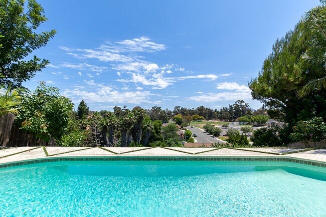 Building Photo - Welcome to Your Dream Home in Sunny San Di...