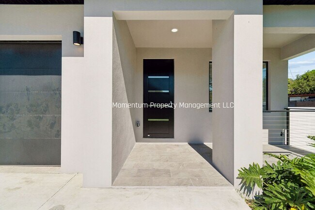 Building Photo - 6401 S Richard Ave