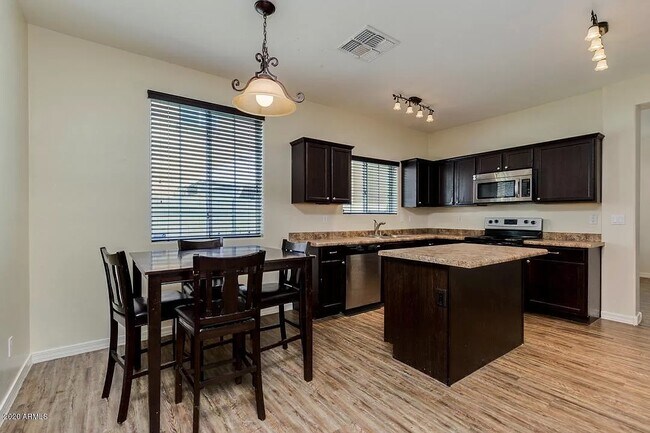 Building Photo - 7423 S 27th Way