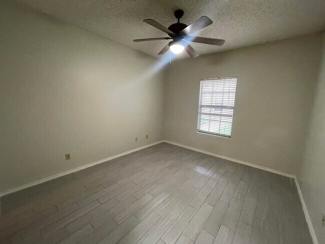 Building Photo - 511 Shiloh Dr