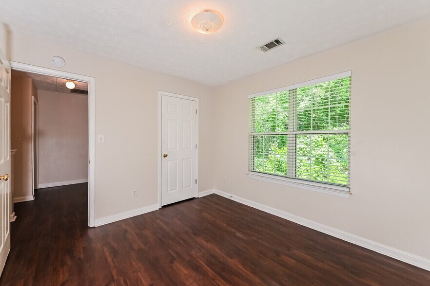 Building Photo - 564 Kirtley Ct