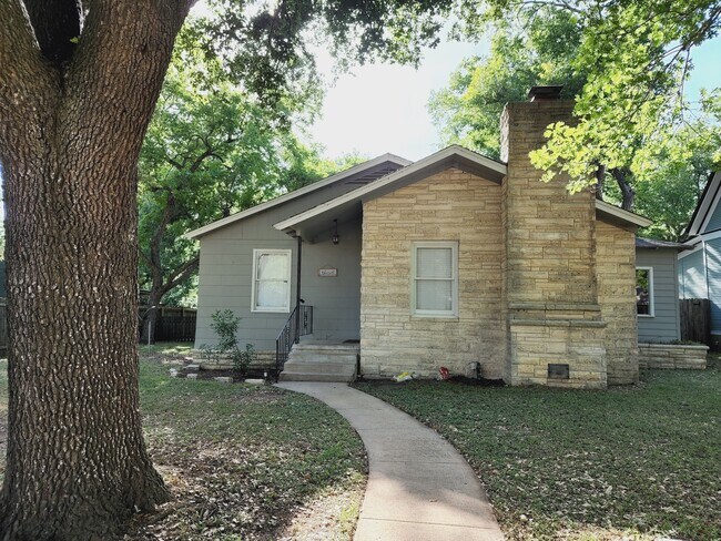 Primary Photo - 803 Mills St