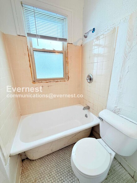 Building Photo - 13909 Hartwell St