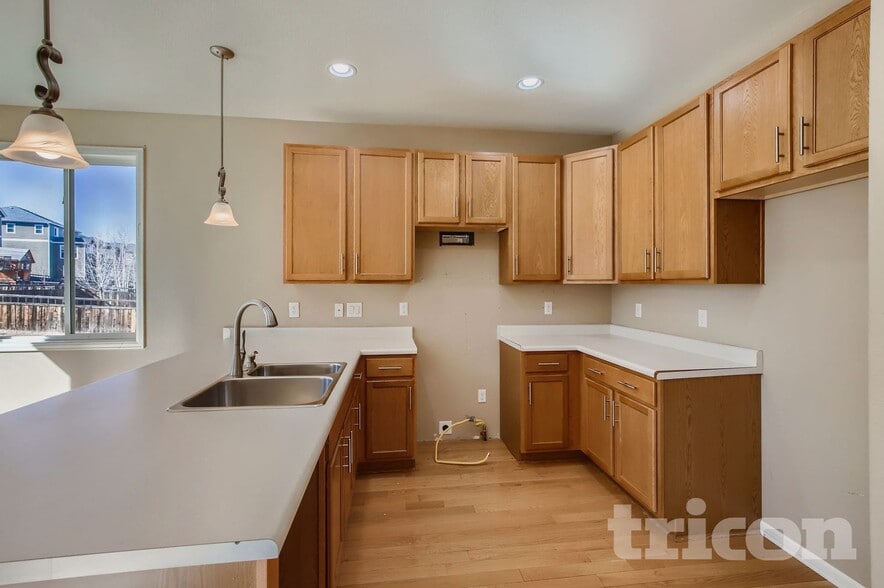 Building Photo - 7682 Sabino Ln