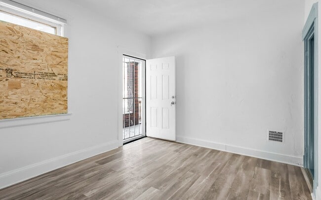 Building Photo - 15322 Yorick Ave